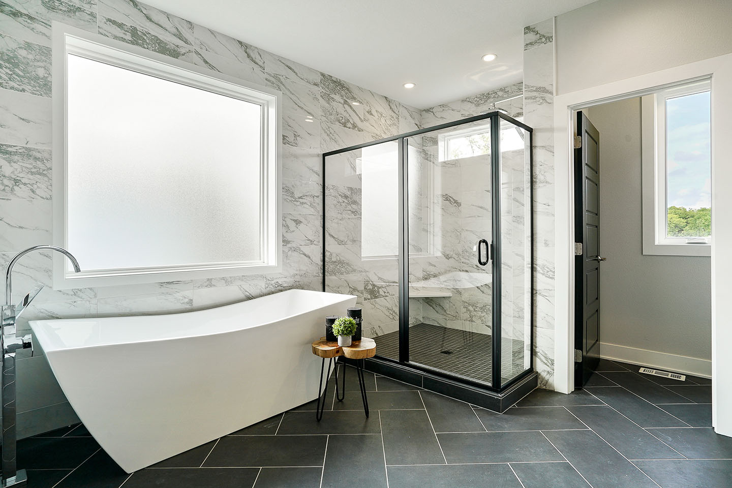 grandGianna-Bathroom-1-1440x960