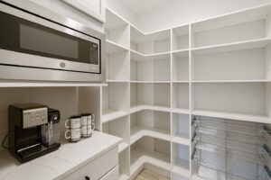 grandGianna-Closet-1-1440x960