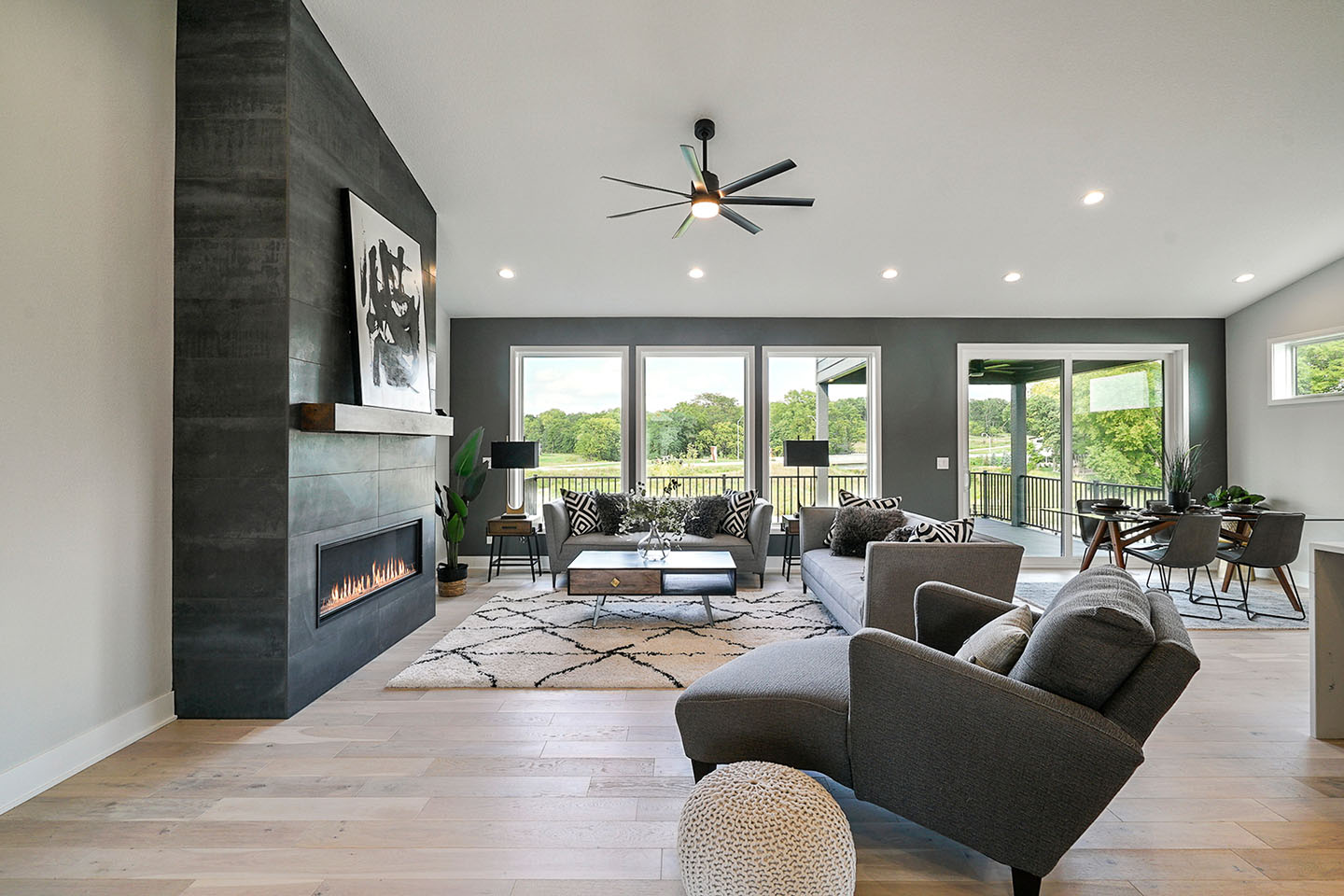 grandGianna-LivingRoom-1-1440x960