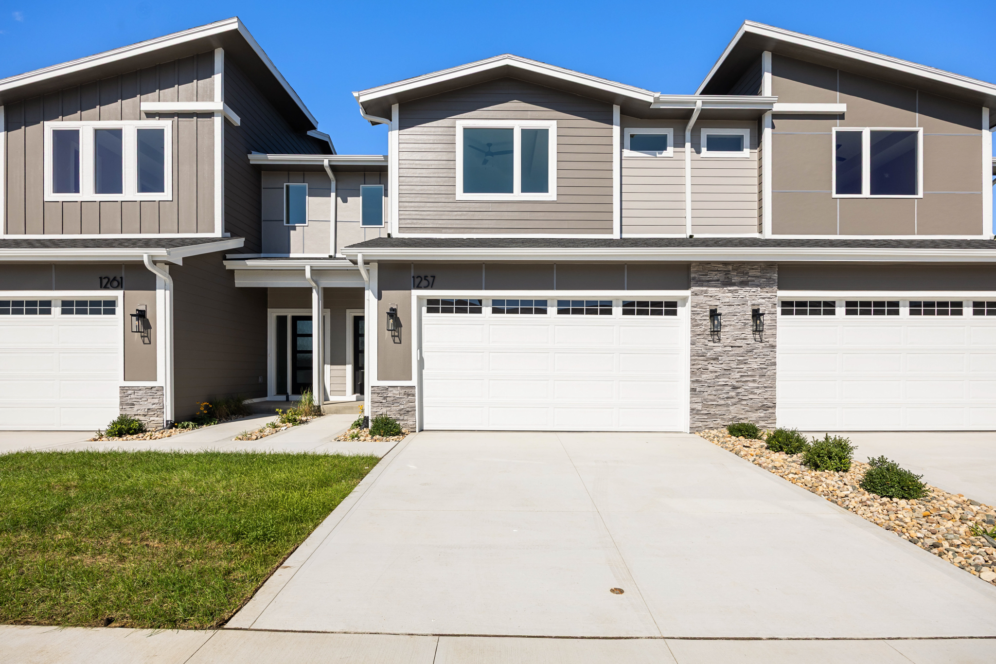 1257 NW 2nd St, Grimes, IA 001