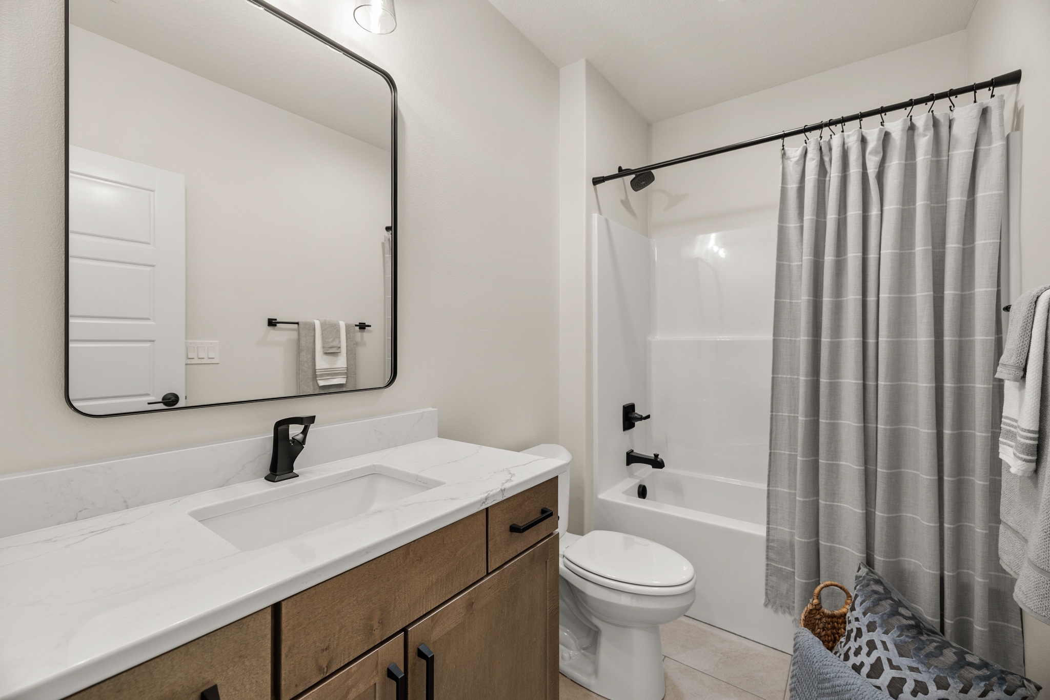 1420 NW Alderleaf Dr, Waukee, IA 047