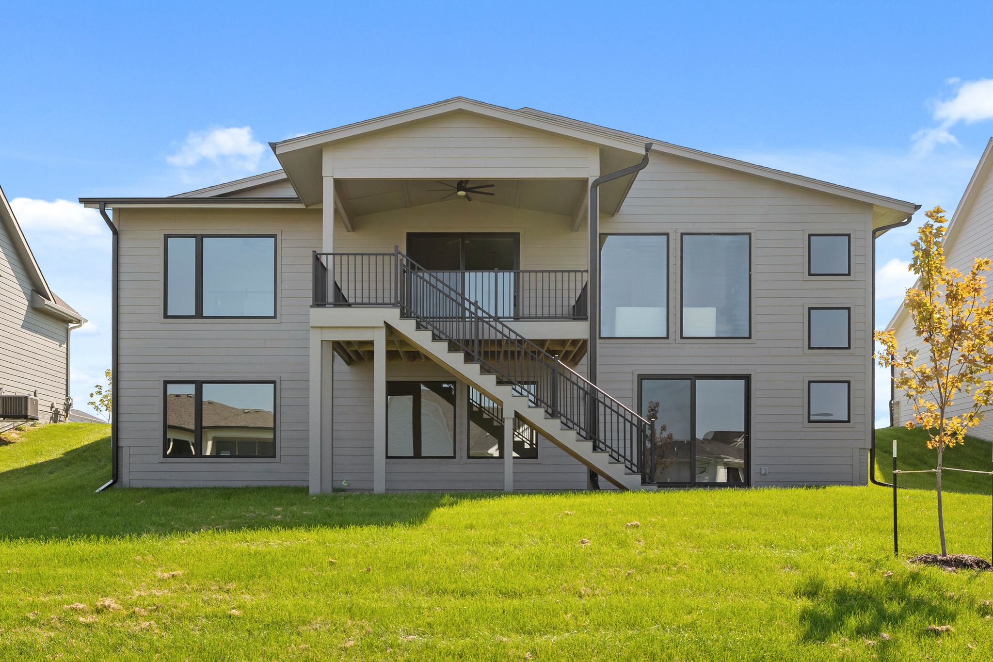 1420 NW Alderleaf Dr, Waukee, IA 054