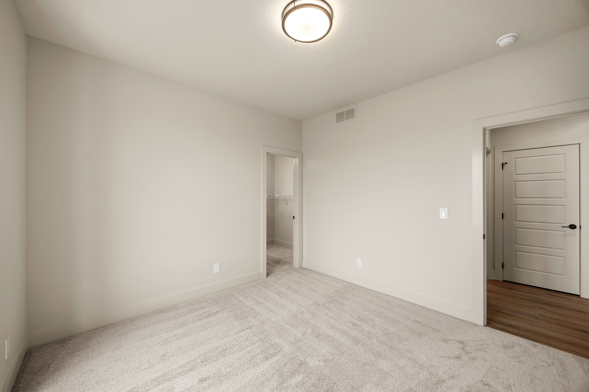 8368 Edgewood Ct, West Des Moines, IA 005