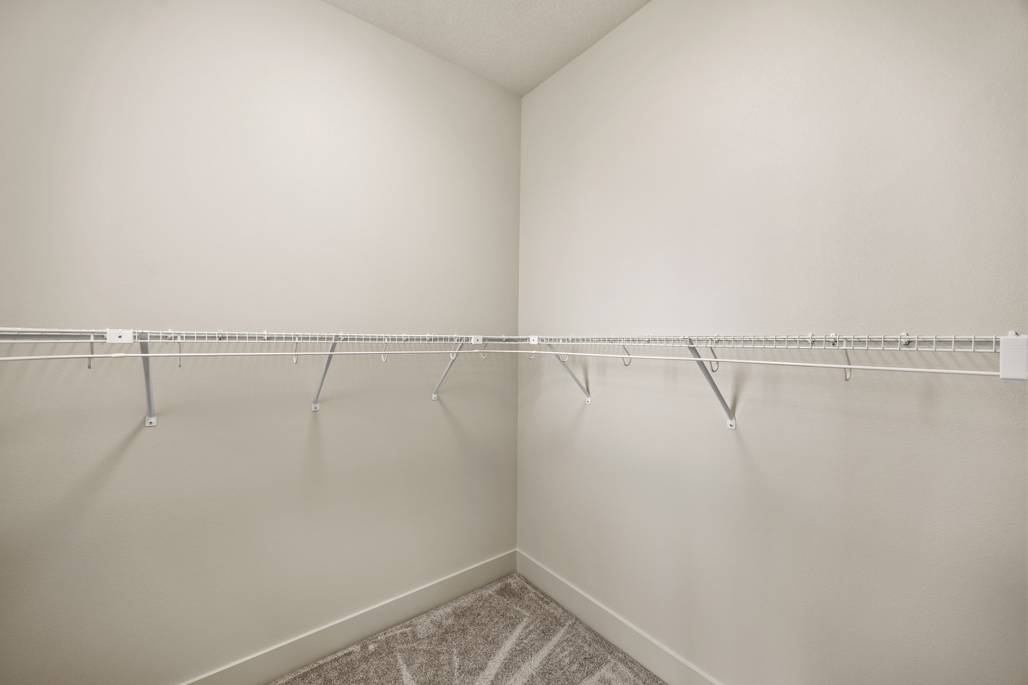 8368 Edgewood Ct, West Des Moines, IA 006