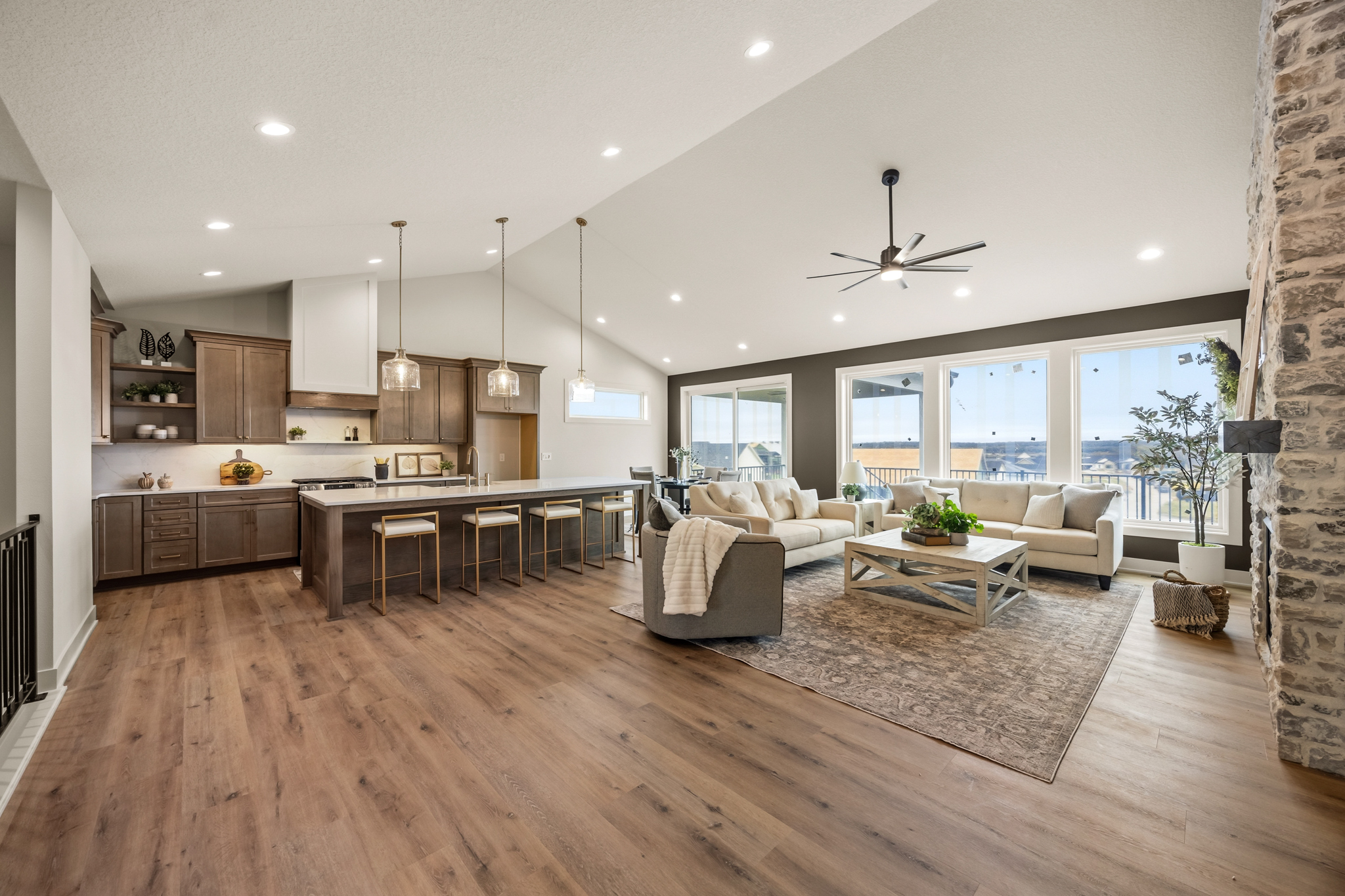 8368 Edgewood Ct, West Des Moines, IA 010