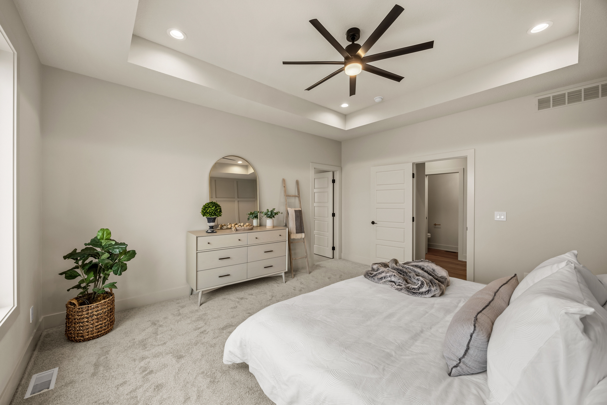 8368 Edgewood Ct, West Des Moines, IA 031
