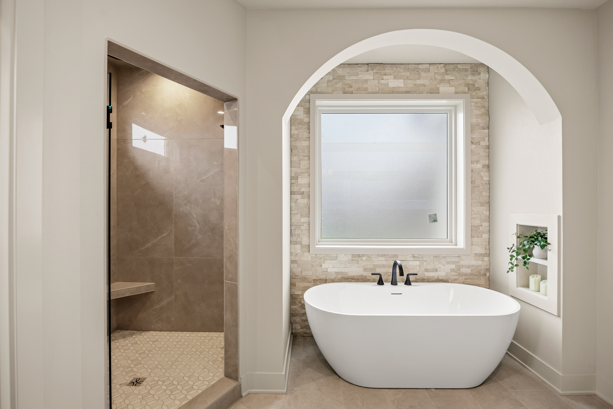 8368 Edgewood Ct, West Des Moines, IA 039