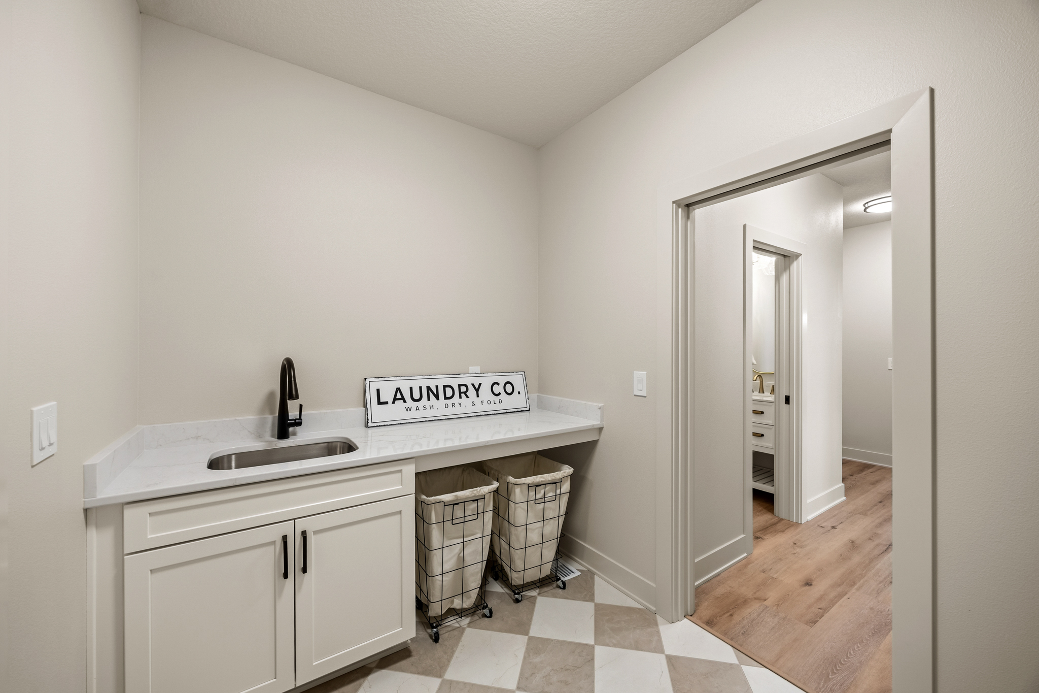 8368 Edgewood Ct, West Des Moines, IA 042