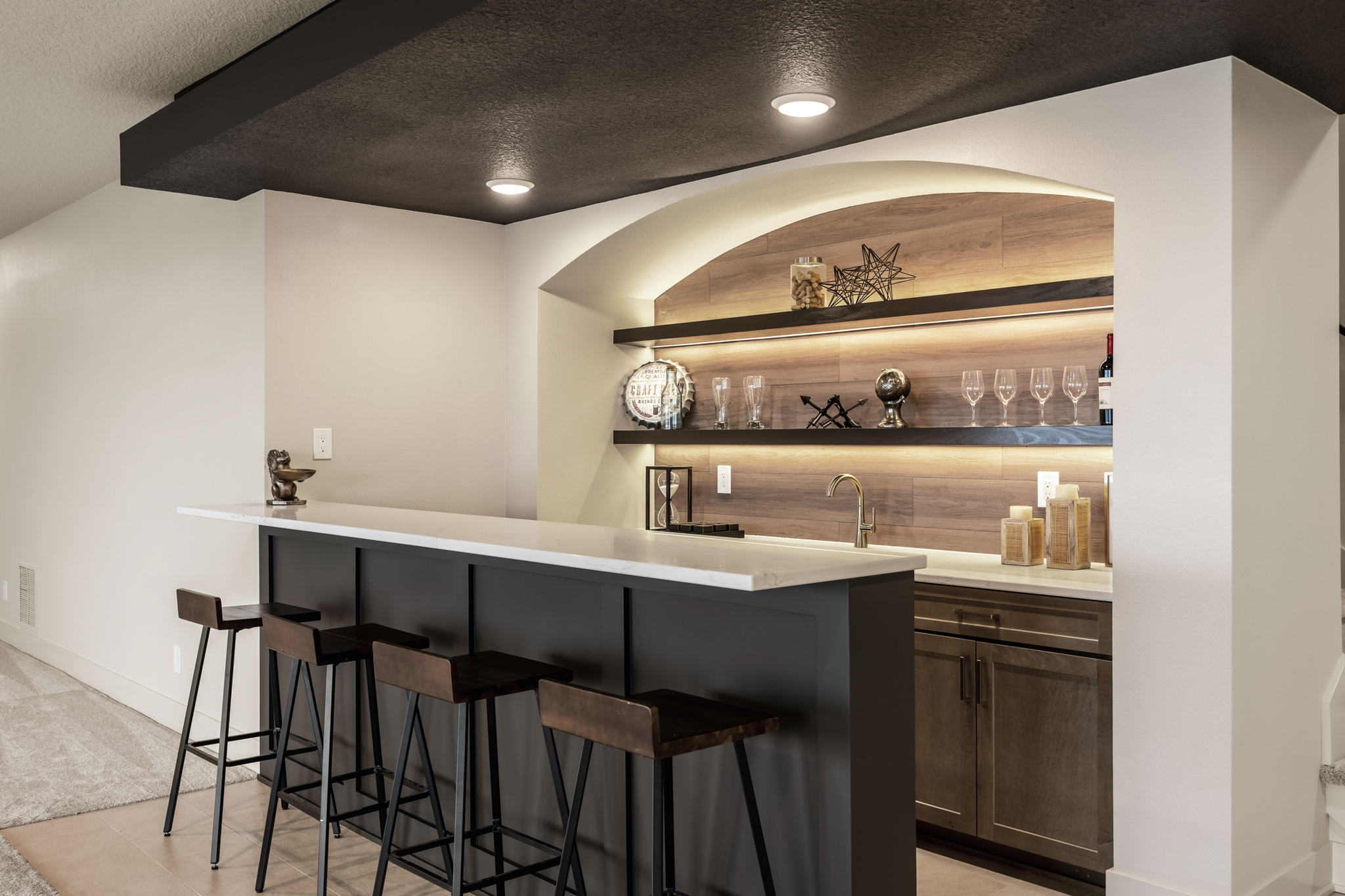 8368 Edgewood Ct, West Des Moines, IA 045