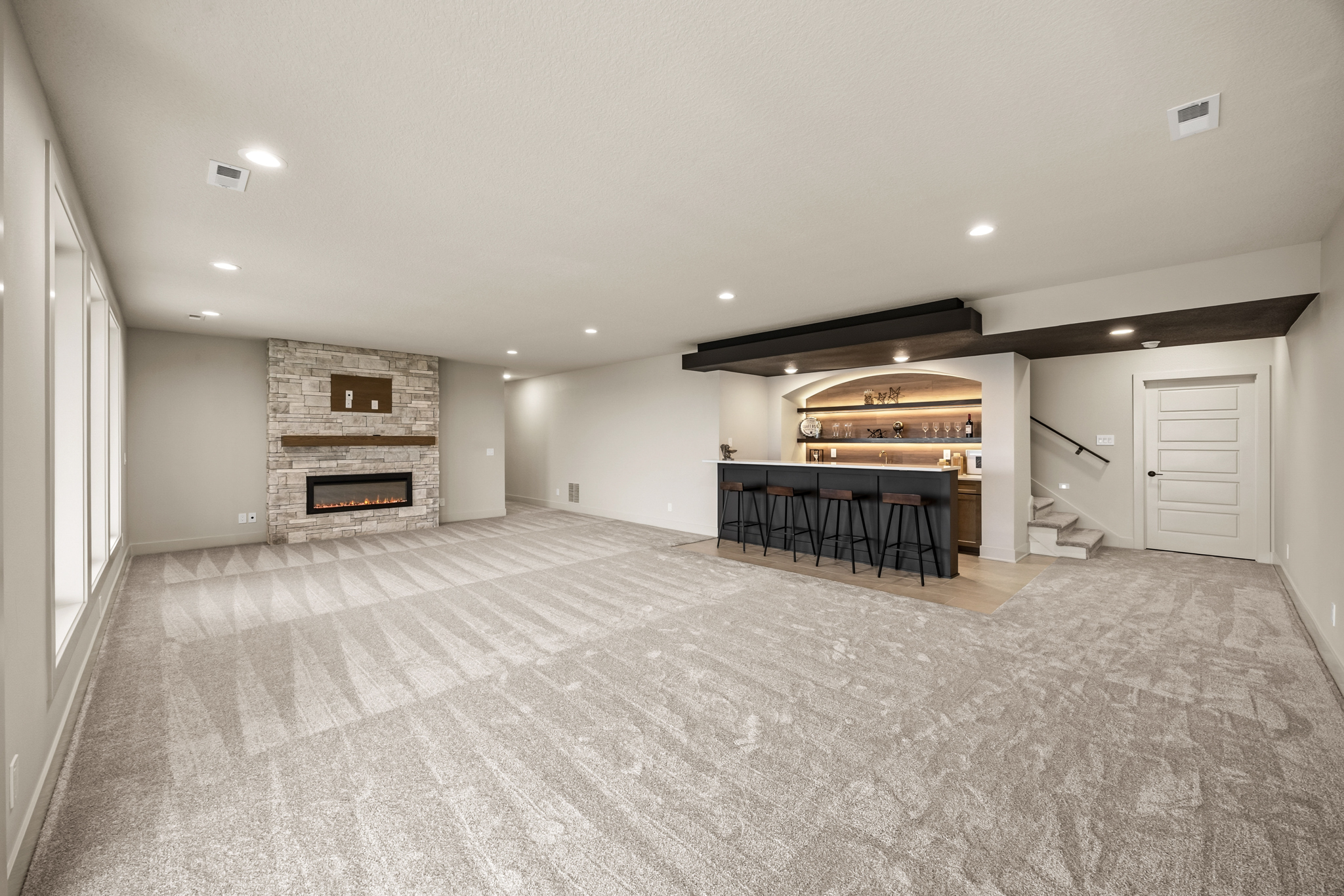 8368 Edgewood Ct, West Des Moines, IA 046