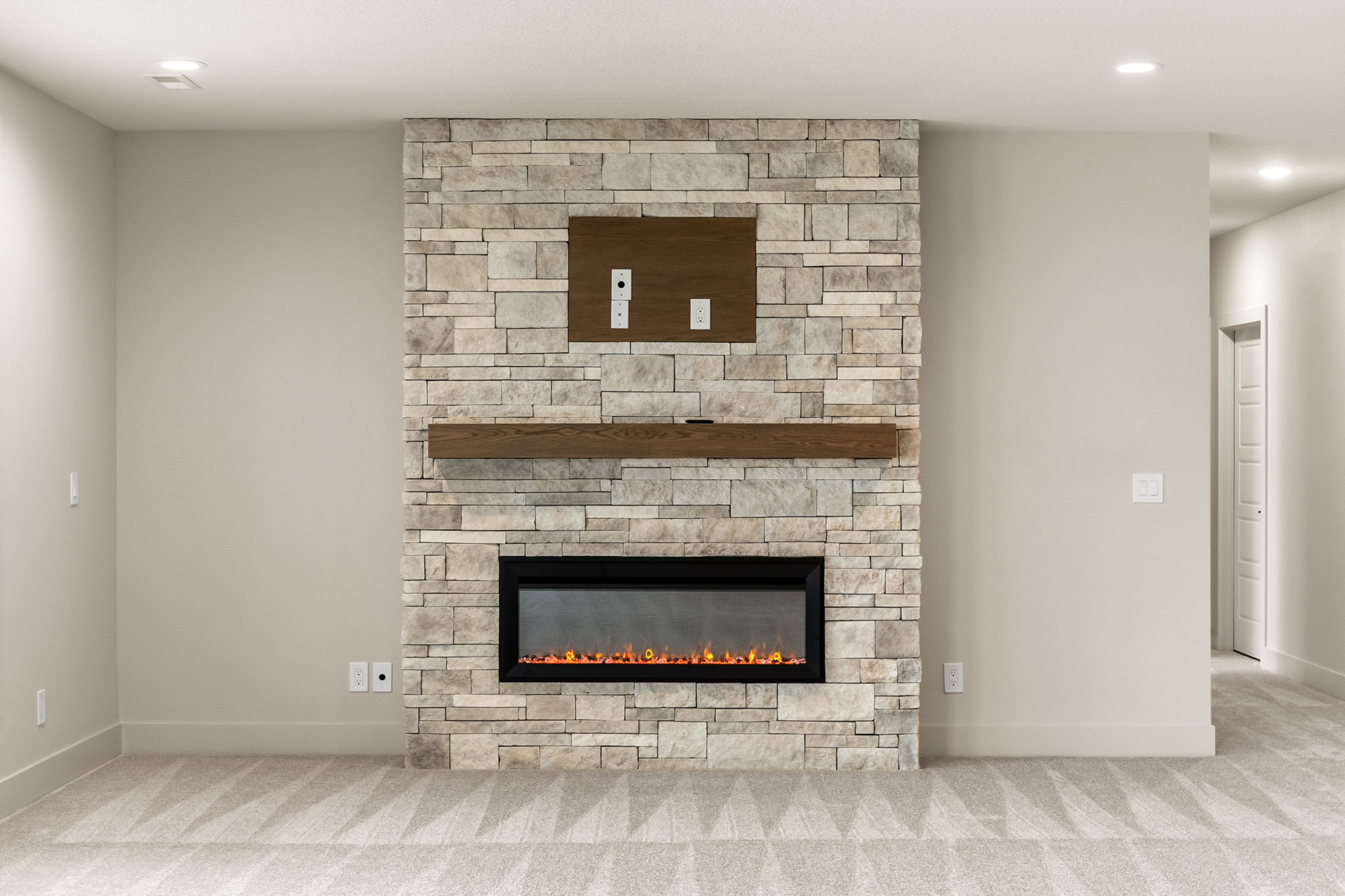 8368 Edgewood Ct, West Des Moines, IA 048