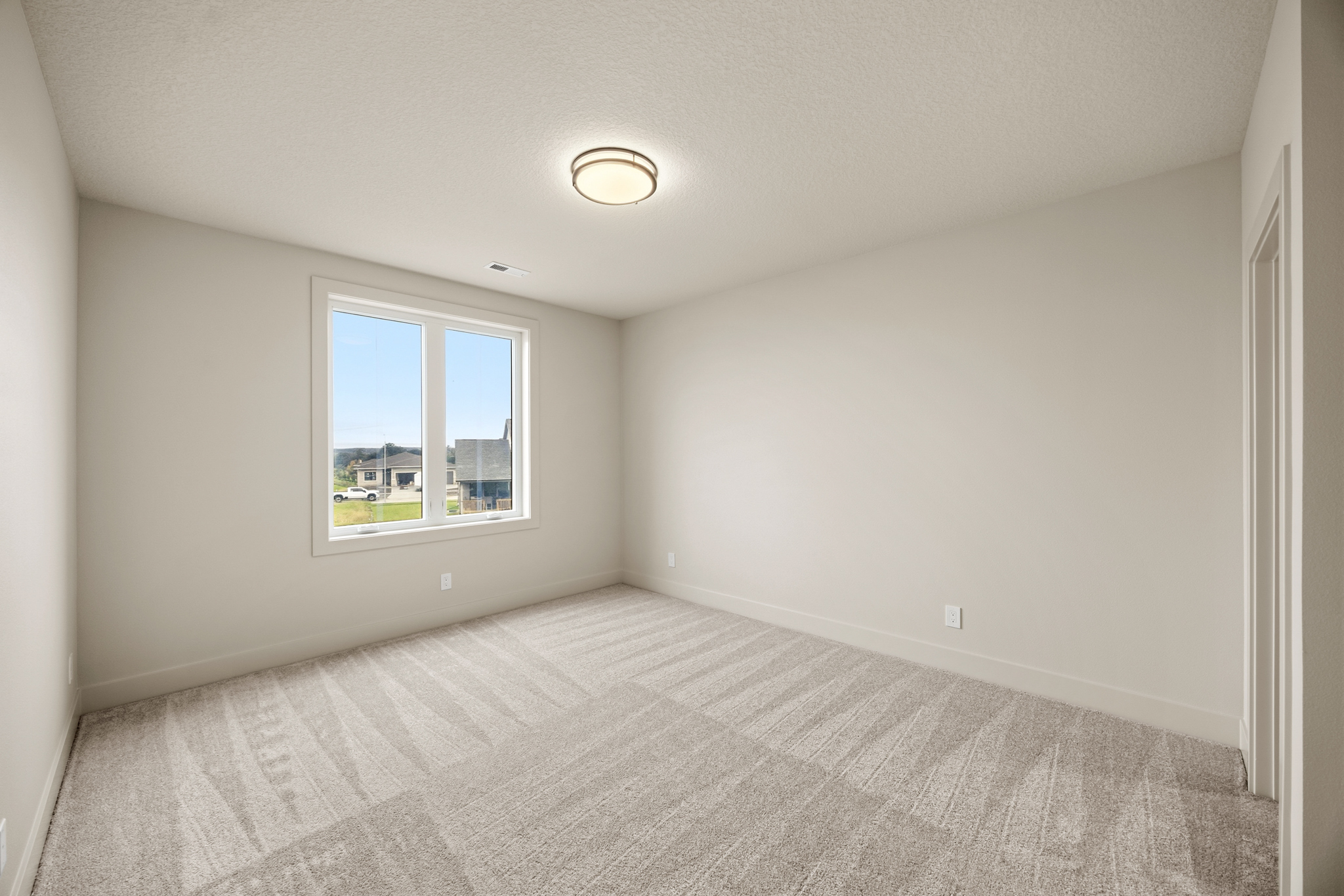 8368 Edgewood Ct, West Des Moines, IA 054