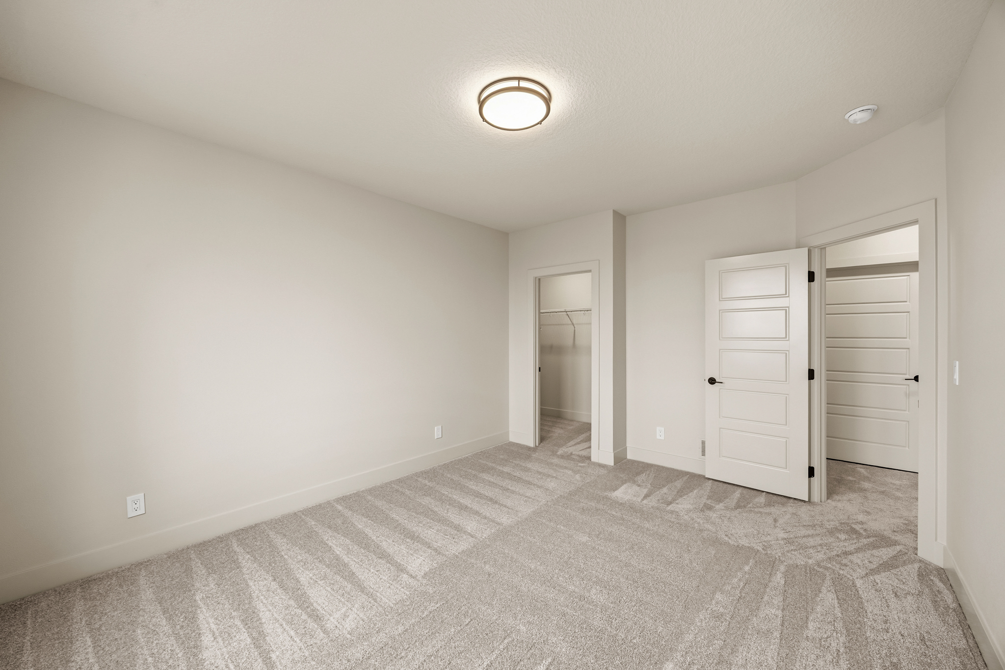 8368 Edgewood Ct, West Des Moines, IA 055