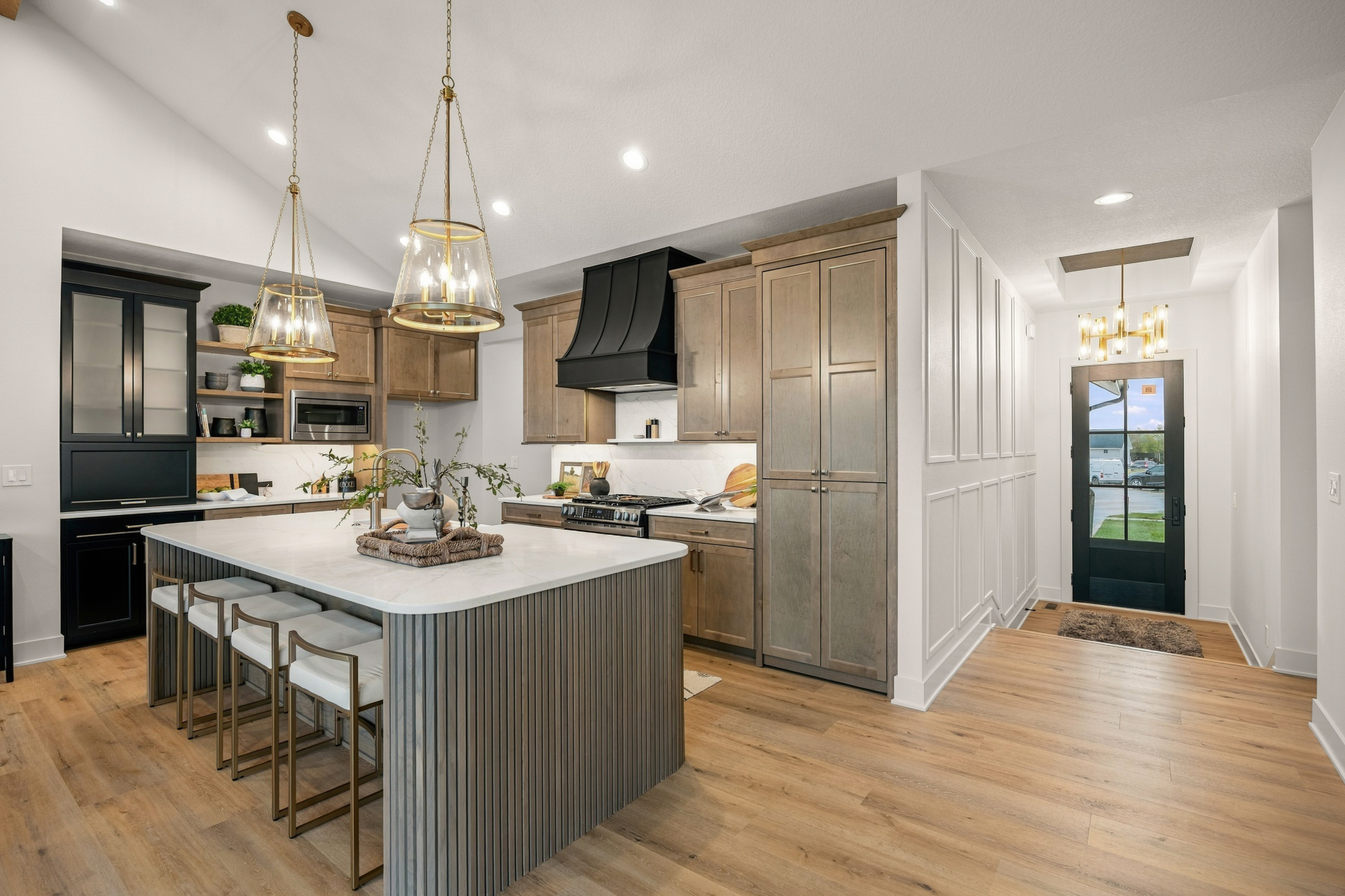 8380 Edgewood Ct, West Des Moines, IA 008