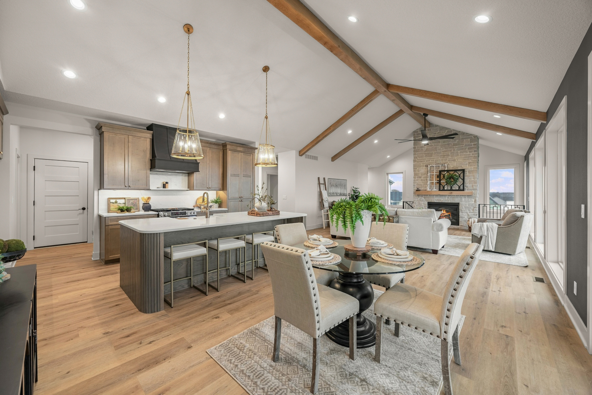 8380 Edgewood Ct, West Des Moines, IA 015