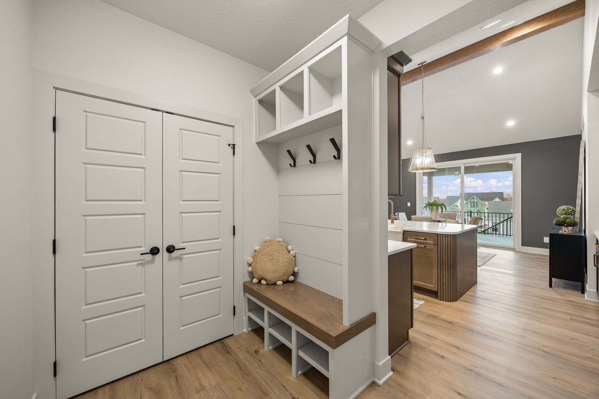 8380 Edgewood Ct, West Des Moines, IA 021