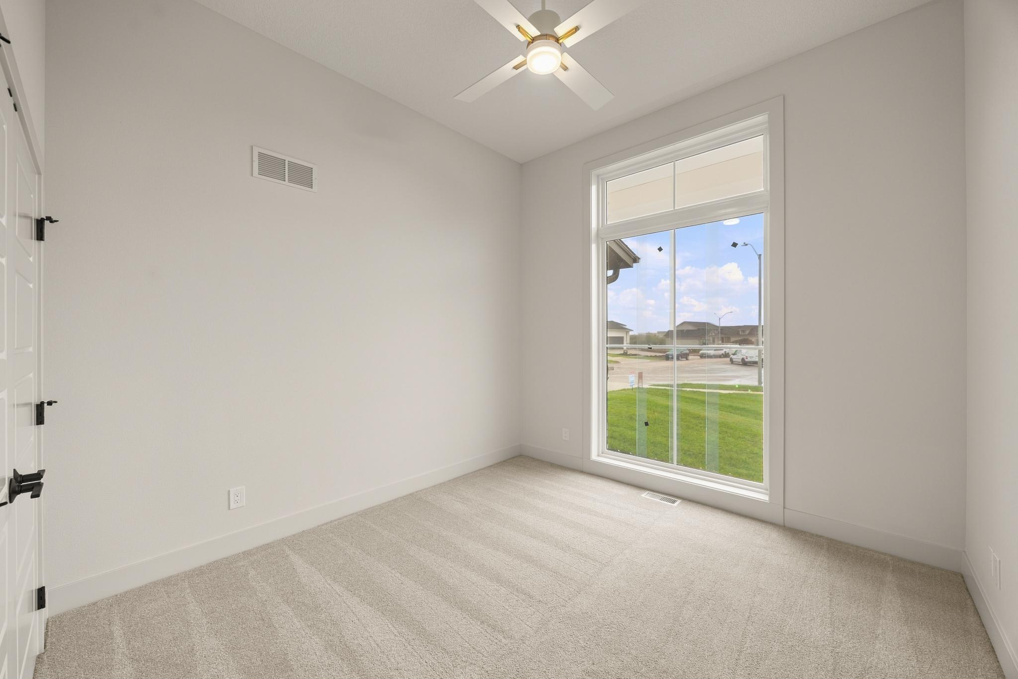 8380 Edgewood Ct, West Des Moines, IA 042
