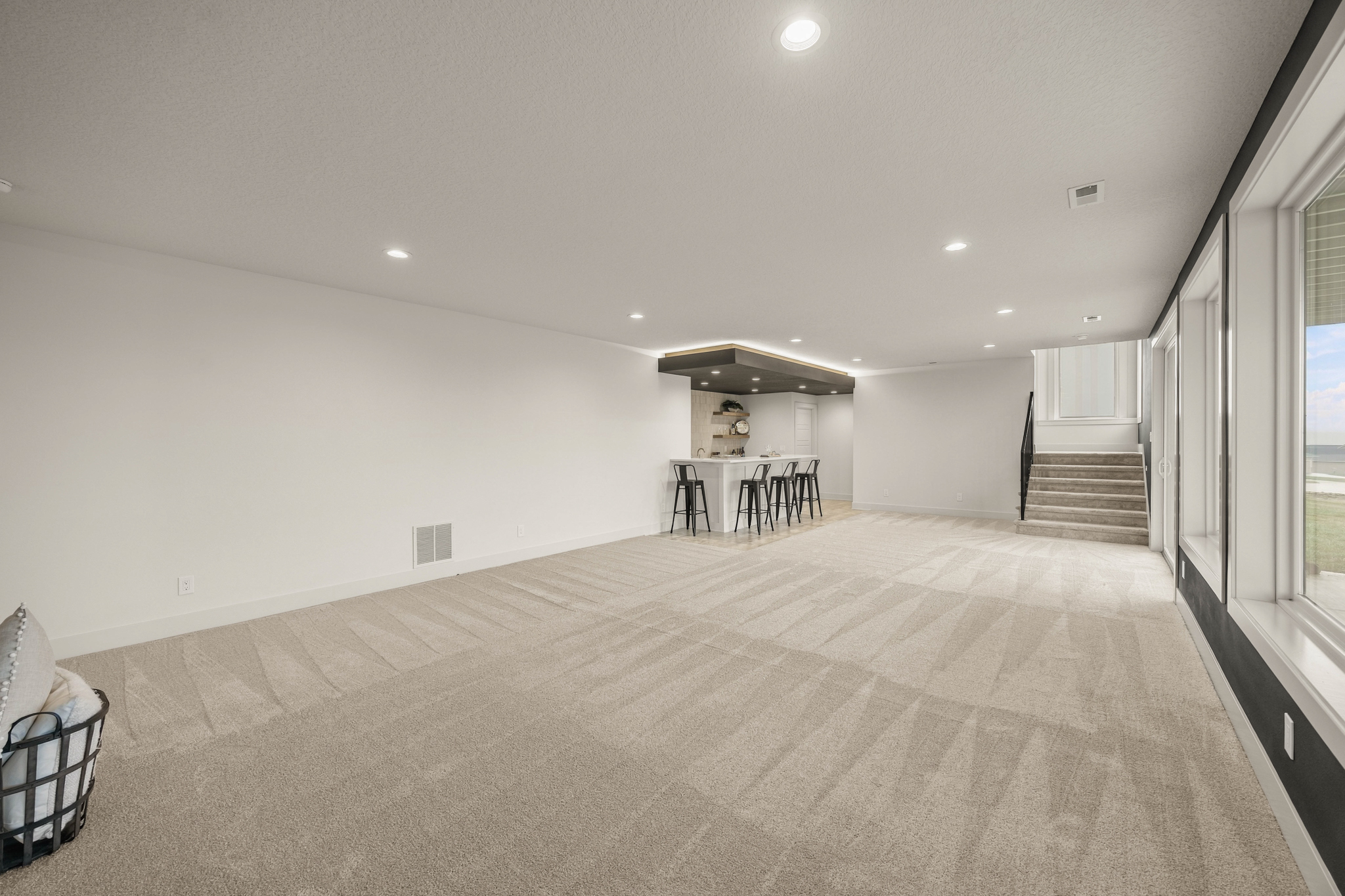 8380 Edgewood Ct, West Des Moines, IA 051