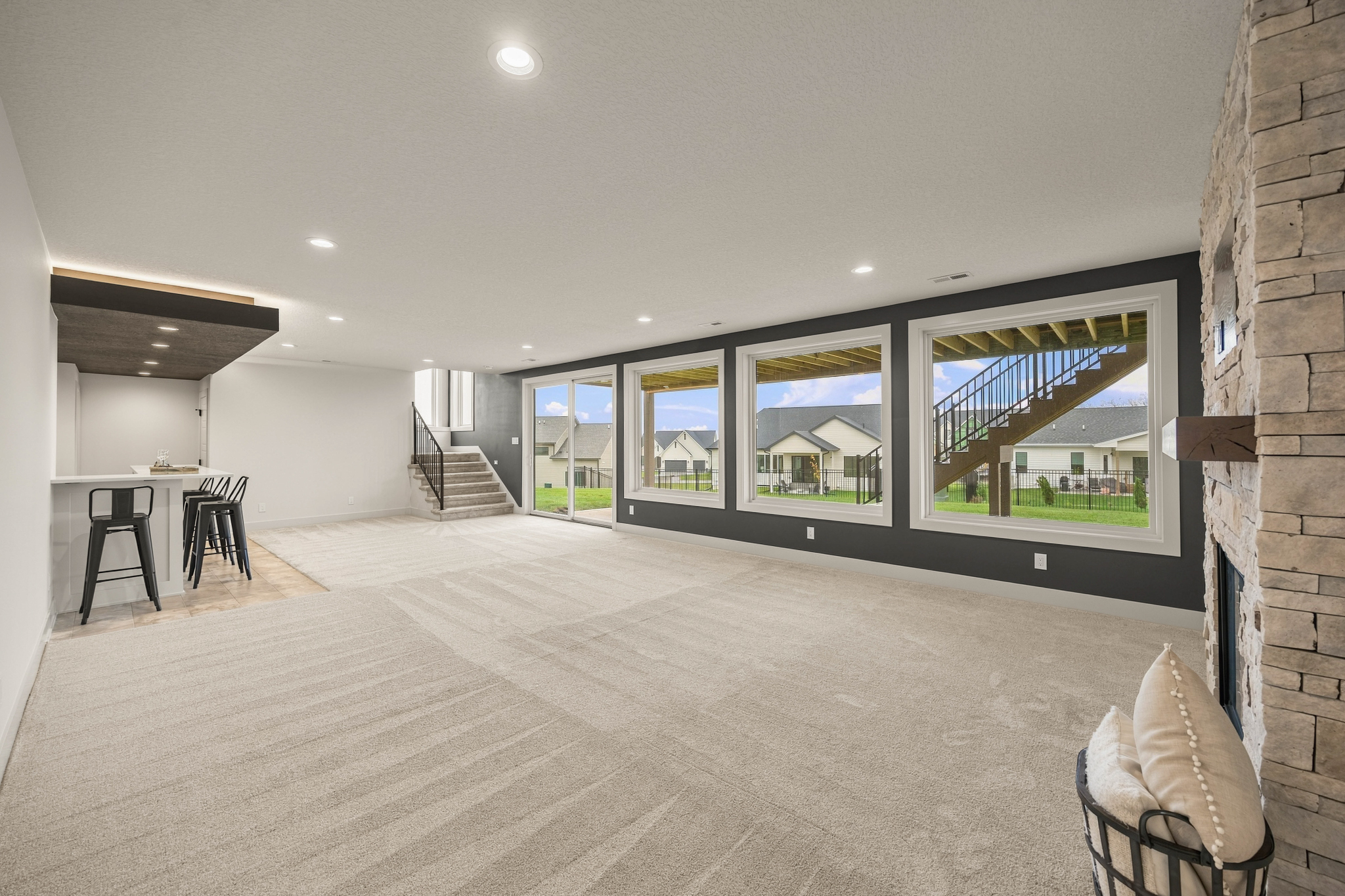 8380 Edgewood Ct, West Des Moines, IA 052