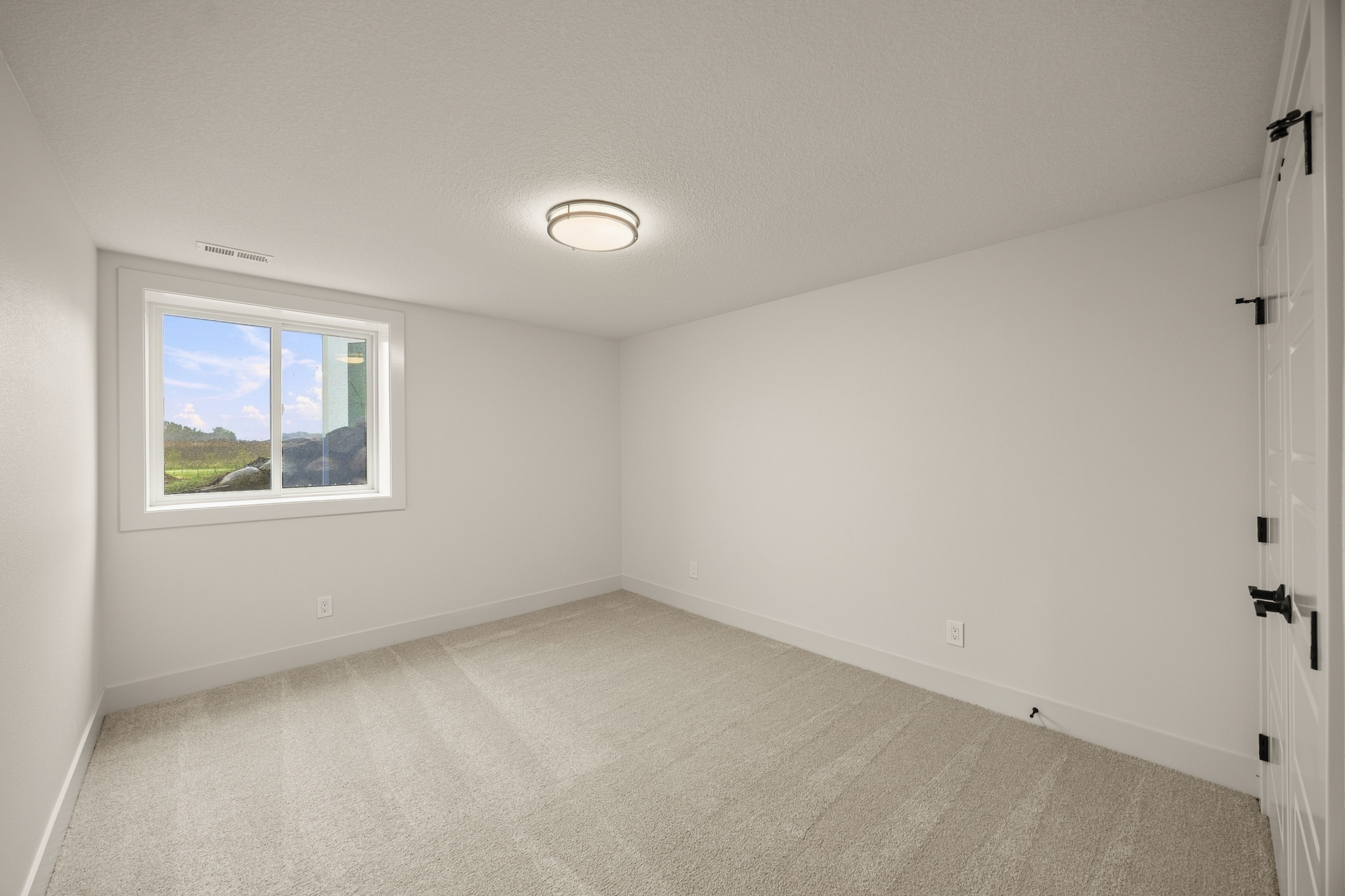 8380 Edgewood Ct, West Des Moines, IA 058